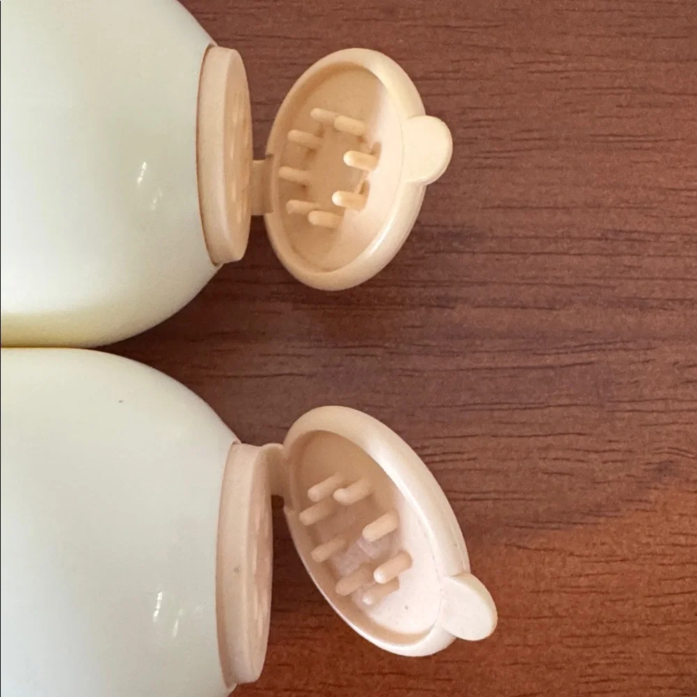 Vintage Tupperware Salt & Pepper Shakers Snap Lids 2314A-4 Camp RV Hunting Cabin
